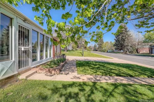 8561 Briarwood Blvd, Englewood, CO 80112-1323