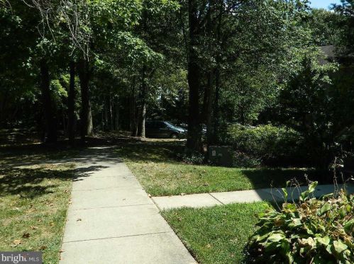 9039 Giltinan Ct, Springfield VA  22153-1138 exterior