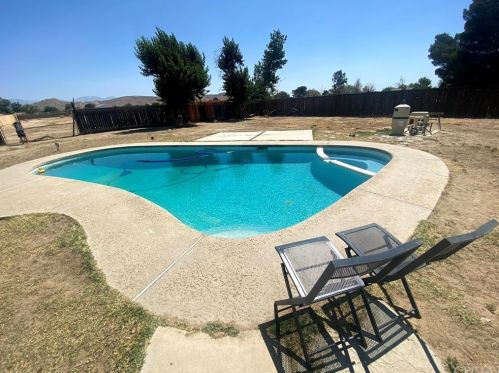 16264 Mossdale Ave, Lancaster CA  93535-7319 exterior
