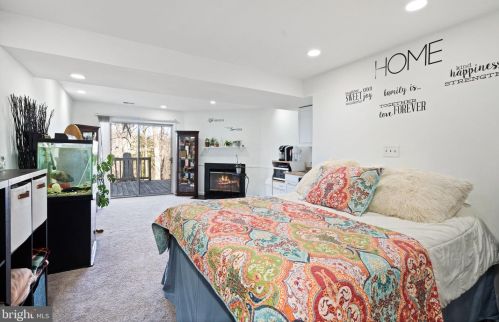 7909 Pebble Brook Ct, Springfield VA  22153-2618 exterior