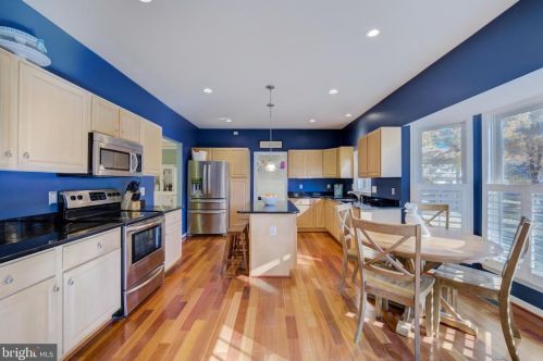 4933 Aspen St, Shady Side MD  20764-9667 exterior