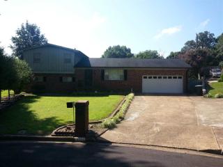 3244 Fairbanks St, Memphis, TN 38128-3327