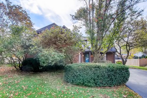 625 Edward Rd, Naperville, IL 60540-6920
