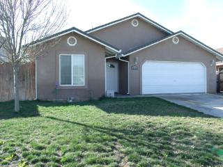 2115 Blossom Ave, Corning, CA 96021-2737