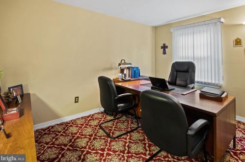 16 Ronit Dr, Trenton NJ 08628-2225 exterior