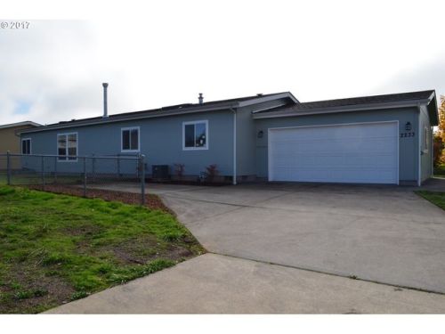2233 Maia Loop, Springfield, OR 97477-6551