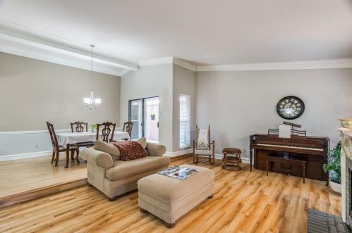 2049 Christie Ln, Carrollton TX 75007-3509 exterior