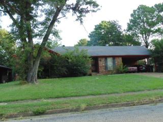 2054 Mcpherson Rd, Memphis, TN 38116-8639