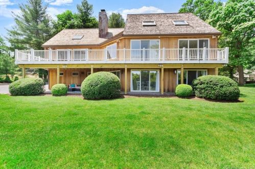 144 Norwalk Rd, Norwalk CT  06850-4405 exterior
