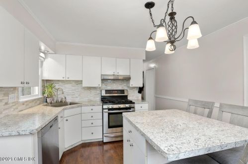 99 Monica Rd, Greenwich CT  06831-5024 exterior