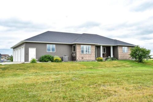230 6th Ave, Sabin, MN 56580-4152