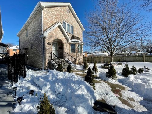 6560 Schorsch St, Chicago, IL 60634-3954
