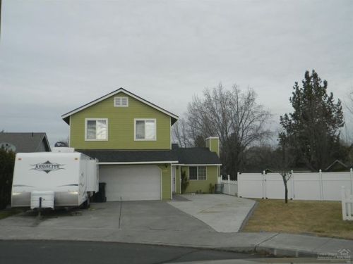 2820 27th Ct, Eagle Crest, OR 97756-8909