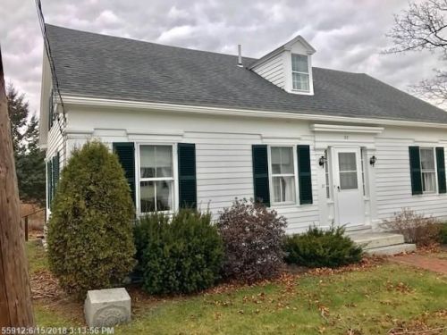 32 Commercial St, Winterport, ME 04496-3202
