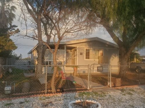 3007 Lake View Dr, Perris, CA 92571-4629