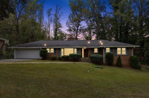 2777 Hedgewood Dr, Atlanta GA  30311-1231 exterior