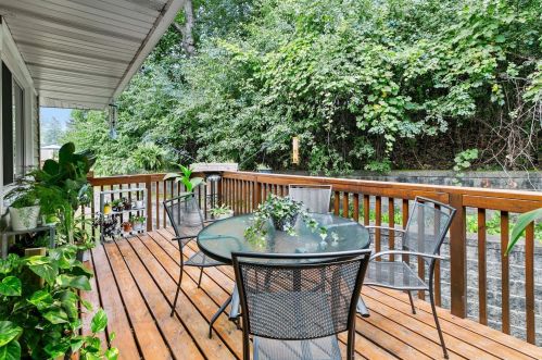 1718 Hickory Hill Dr, Saint Paul MN  55122-2410 exterior