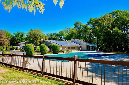 62 Manchester Ct, Tinton Falls NJ  07701-5496 exterior