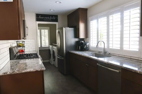 5258 Camino Alta Mira, Hayward, CA 94546-1526