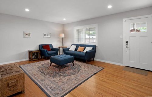 3425 Ann Dr, Carlsbad, CA 92008-2002