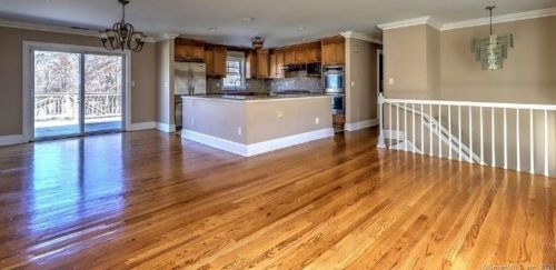 1 White Oak Rd, Huntington, CT 06484-1641