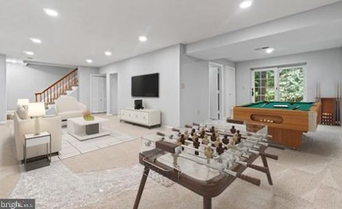 5835 Oakland Park Dr, Springfield VA  22015-2438 exterior