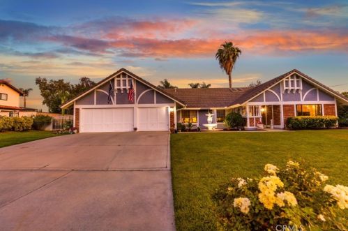 1678 Southport Dr, Riverside CA  92506-5449 exterior