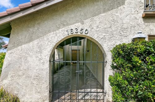16350 Rancho Escondido Dr, Riverside CA  92506-5816 exterior