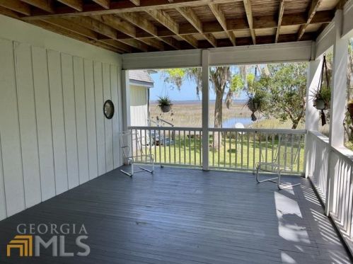 414 Pelican Rd, Woodbine, GA 31569-4022