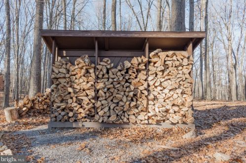 49 Pileated Woodpecker Ln, Hedgesville WV  25427-5384 exterior