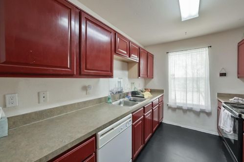 10600 Wild Oak Dr, Fort Worth TX  76140-5437 exterior
