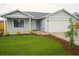 387 Harvard Dr, Woodburn, OR 97071-4472
