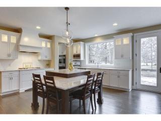 5945 Black Oaks Ln, Minneapolis, MN 55446-2601