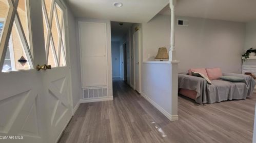 2105 Hurles Ave, Simi Valley CA 93063-2731 exterior