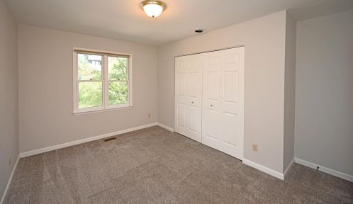 2102 Alpine Pl, Cincinnati OH  45211-3528 exterior