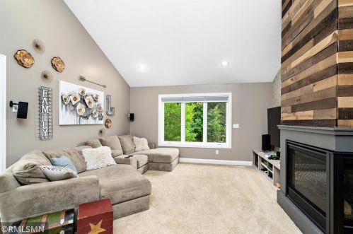 3865 Cinnabar Dr, Saint Paul MN  55122-1614 exterior