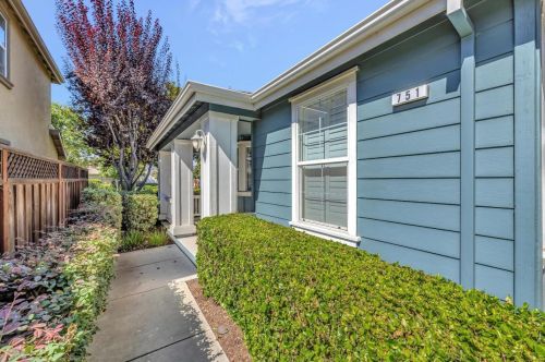 751 Tennyson Dr, Gilroy, CA 95020-5537