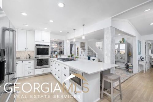 302 Hascall Rd, Atlanta GA  30309-2224 exterior