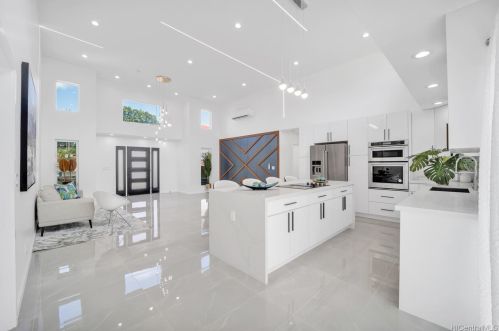 669 22nd Ave, Honolulu HI  96816-7012 exterior