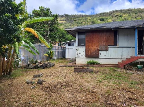2401 Kula Kolea Dr, Honolulu HI  96819-2826 exterior