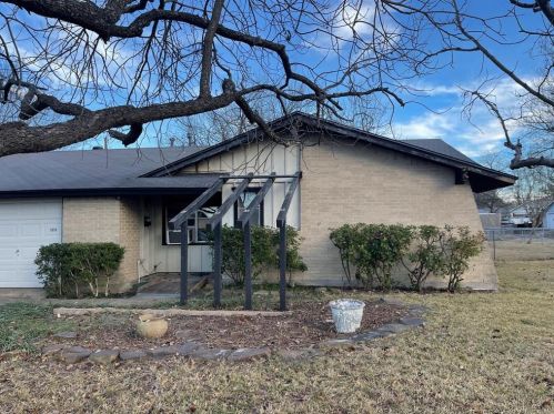 1810 Mercury Dr, Garland, TX 75040-4730