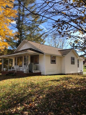62 Bethabara Rd, Hayesville, NC 28904-0095