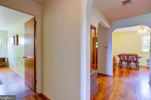 72 Village Dr, Lancaster PA  17601-3324 exterior