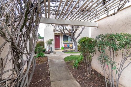 260 Dunne Ave, Morgan Hill, CA 95037-4834