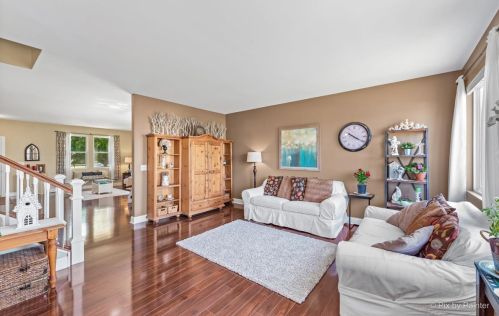 439 Westport Dr, Pingree Grove IL  60140-9172 exterior