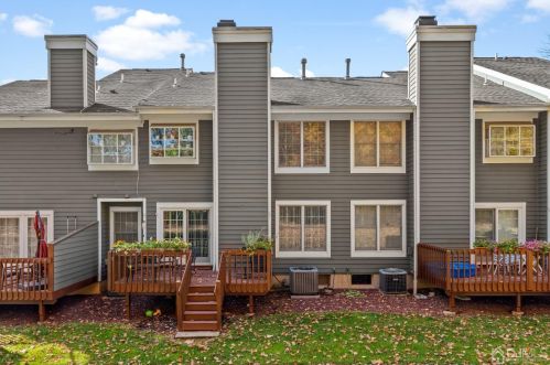 32 Coriander Dr, Princeton NJ  08540-9425 exterior