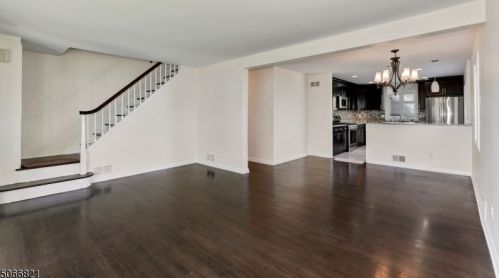 462 Senate Rd, N Milford, NJ 07646-1522