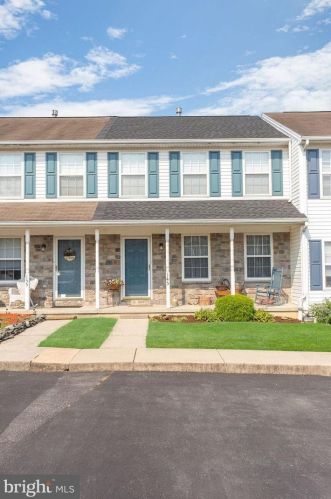 145 Charles Cir, York, PA 17406-8088