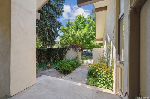 40 Dexter St, Denver CO  80220-4103 exterior