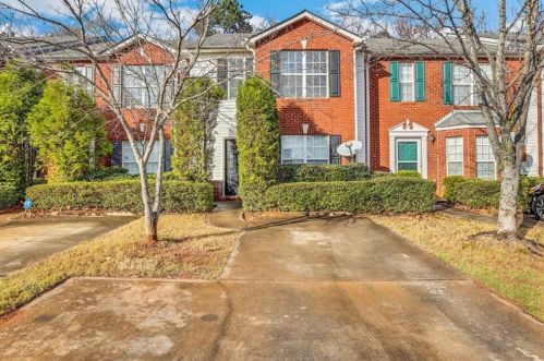 5589 Strathmoor Manor Cir, Lithonia, GA 30058-2623